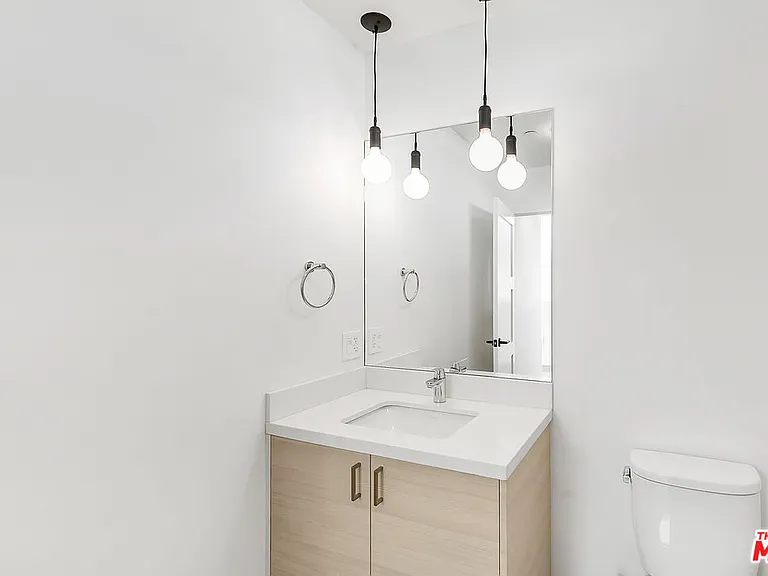 747 Lillian Way #7 — Photo 7