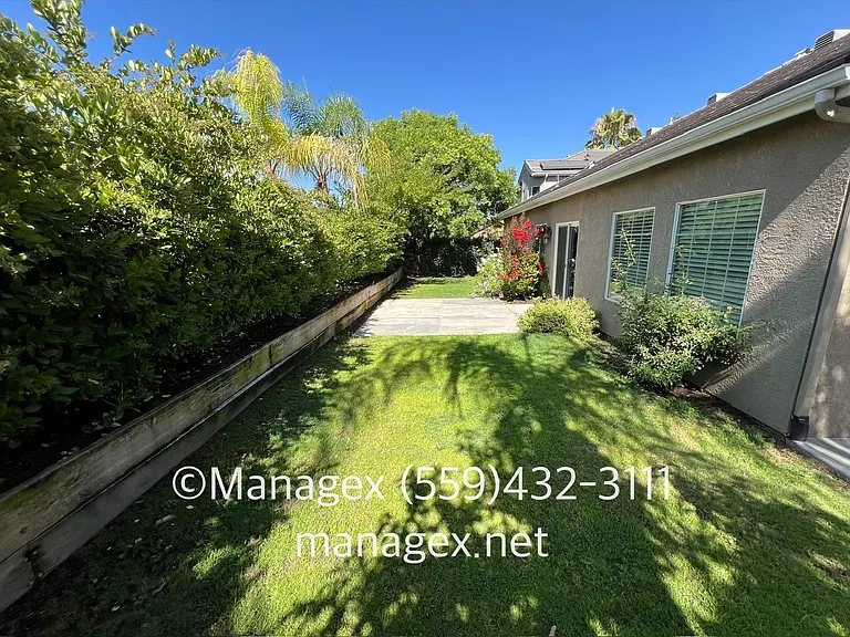 1151 E Pinehurst Ave — Photo 21