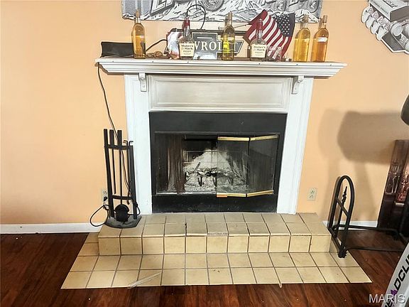 2nd image of 202 Larue Ln