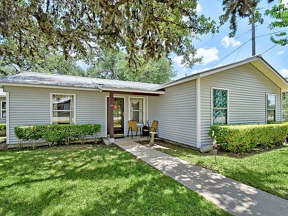 3rd image of 1504 Mesquite St
