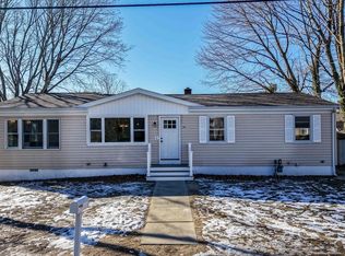 10 Saratoga St, Fairhaven, MA 02719