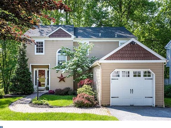 3rd image of 1507 Victoria Dr