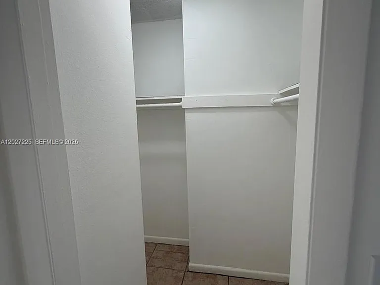 15205 NE 6th Ave #D303 — Photo 10