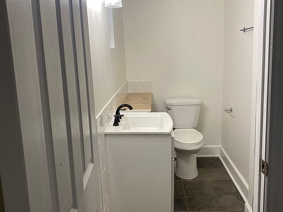 4th image of 3705 Commerce St