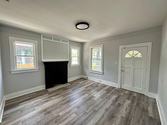 2nd image of 1021 E Cayuga St #1