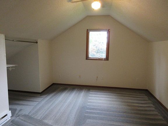 3rd image of 111 12th Ave S