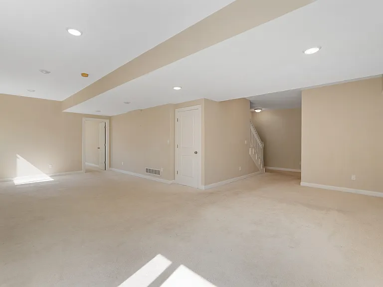3022 Beckley St — Photo 26