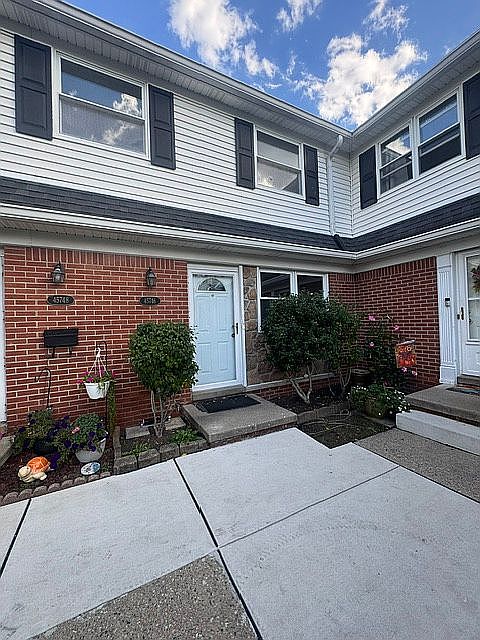 1st image of 45746 Kensington St