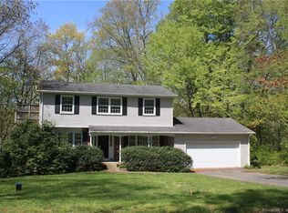 25 Sunny Hill Dr, Madison, CT 06443