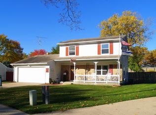 1125 Walwood Dr NE, Grand Rapids, MI 49505