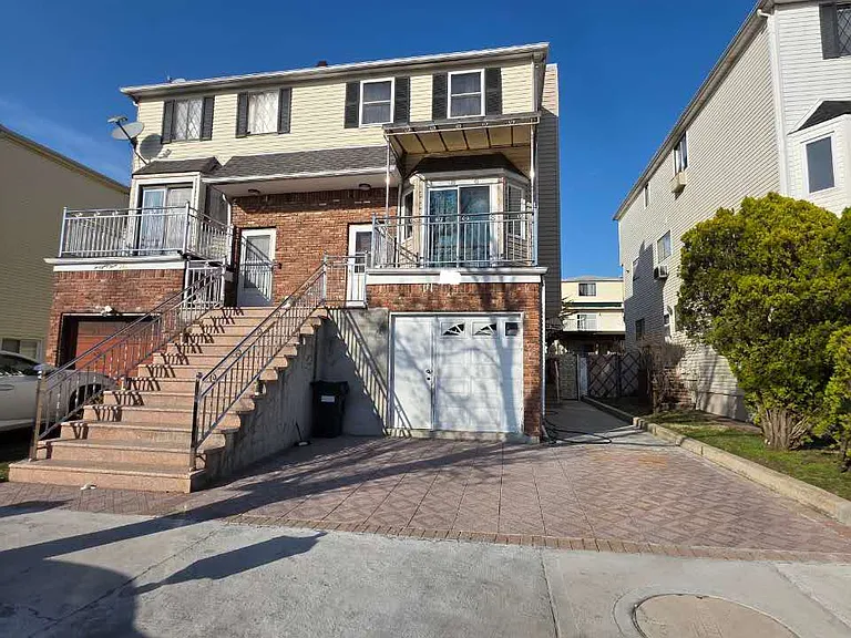 Travis Ave — Photo 2