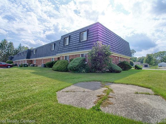 3rd image of 1800 Colonial Village Way APT 3