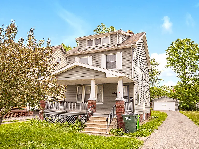 12917 Thornhurst Ave — Photo 1