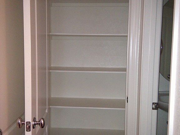 5th image of 279 Marquette Ave