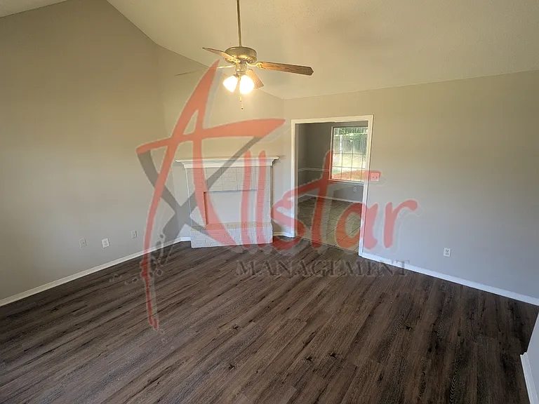 904 Acorn Cv — Photo 6