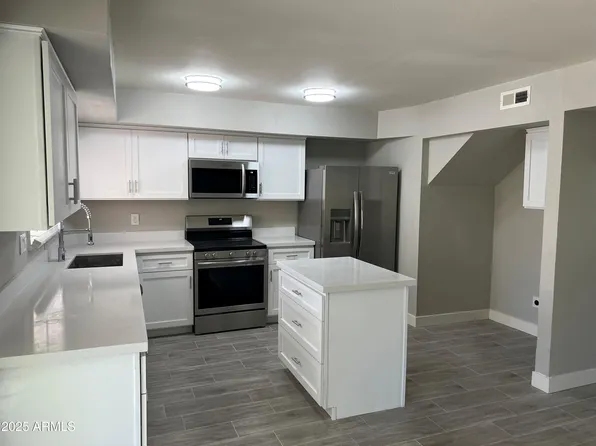 4424 E Belleview Street, Phoenix, AZ 85008