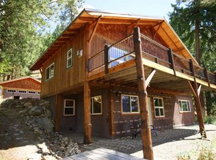 19 Sunflower Ln, Winthrop, WA 98862