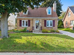 1132 N 15th St, Manitowoc, WI 54220