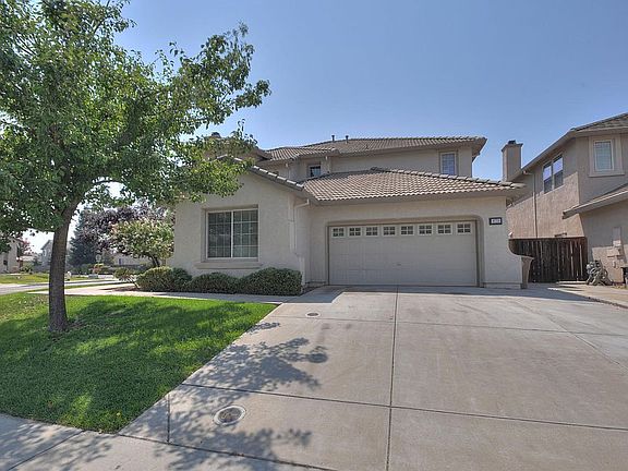 3-Car Garage (Tandem)