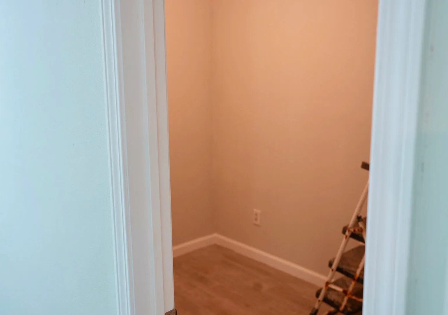 4 bed, 2760 sqft, $2,500 — Photo 4