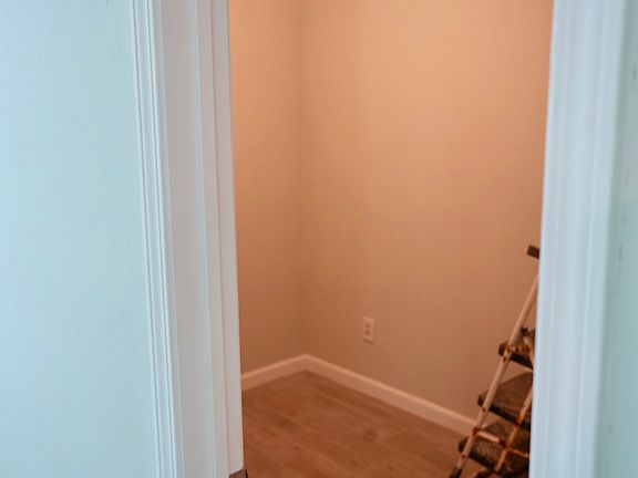 4th image of 529 Marie Ln
