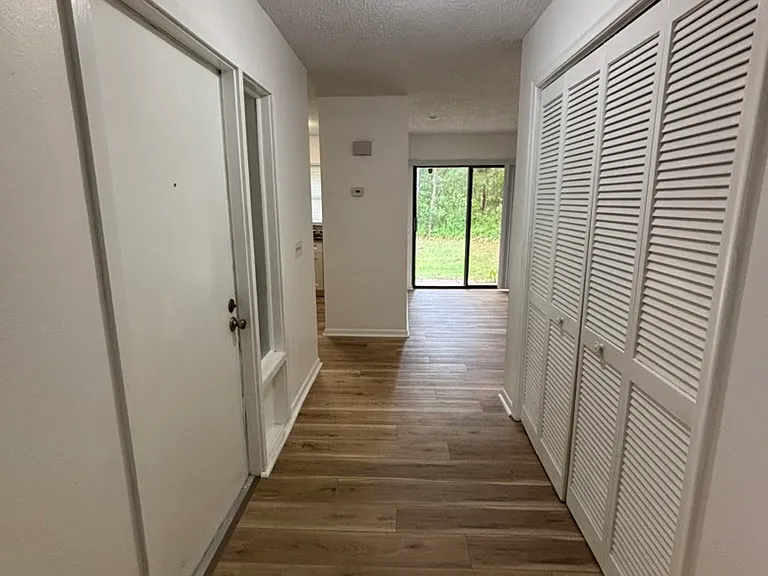 13 Jamaica St — Photo 10