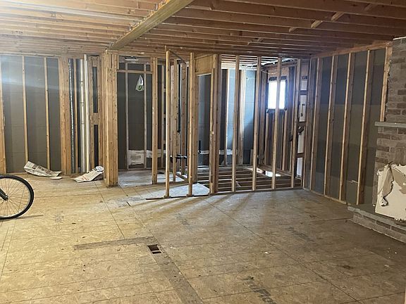 3rd image of 11 Royal Terrace Cres