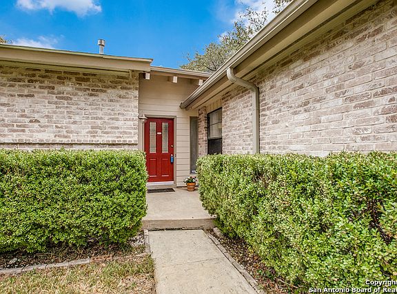 2nd image of 8423 Timber Crest St