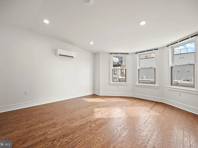 839 N Tatnall St #303 — Photo 5