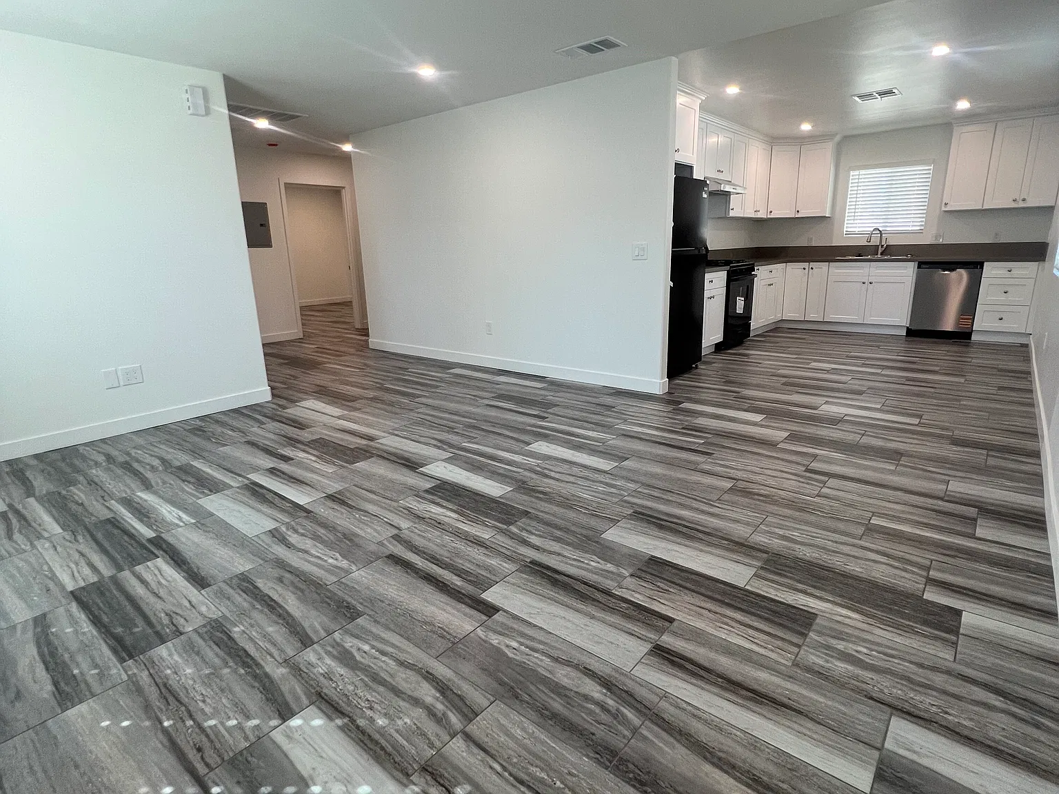 3 bed, $3,500 — Photo 3
