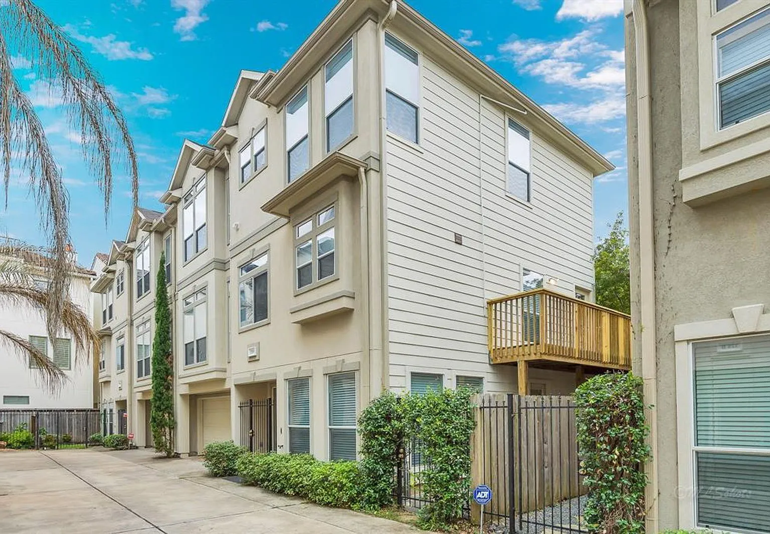 3 bed, 3.5 bath, 2319 sqft, $3,250 — Photo 1