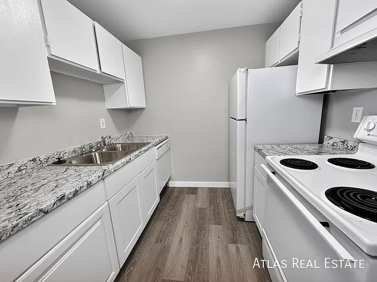 1825 Zebulon Dr #C — Photo 13