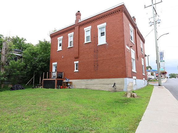 3rd image of 1 Mechanic St E