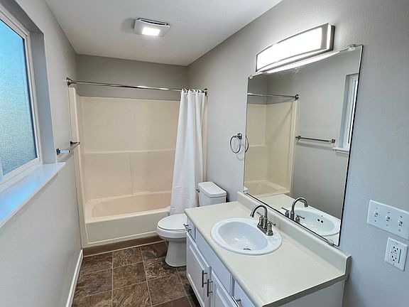 5th image of 2380 62nd Ave E APT B