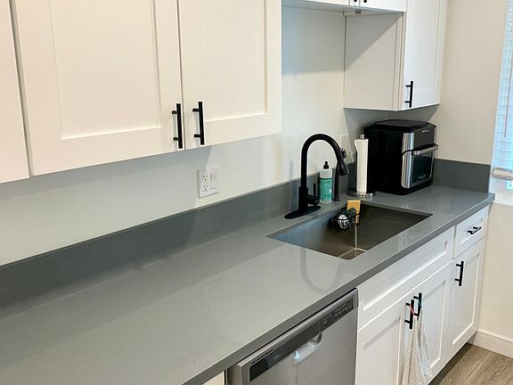 3rd image of 2275 Grand Ave #4