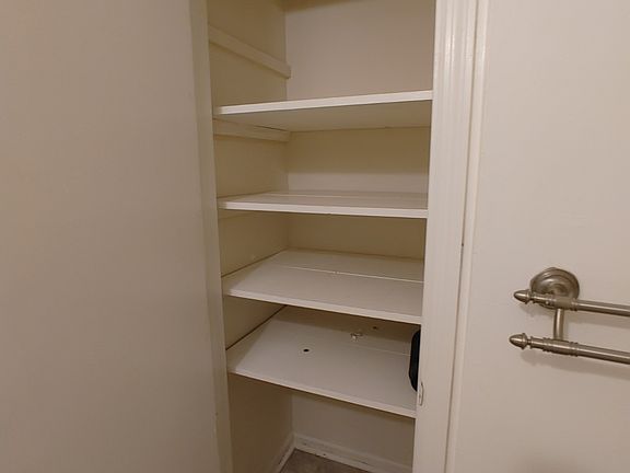 05 - Bathroom Storage