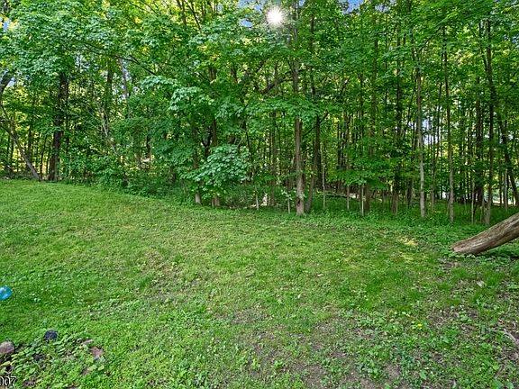 2nd image of 1561 Sussex Tpke