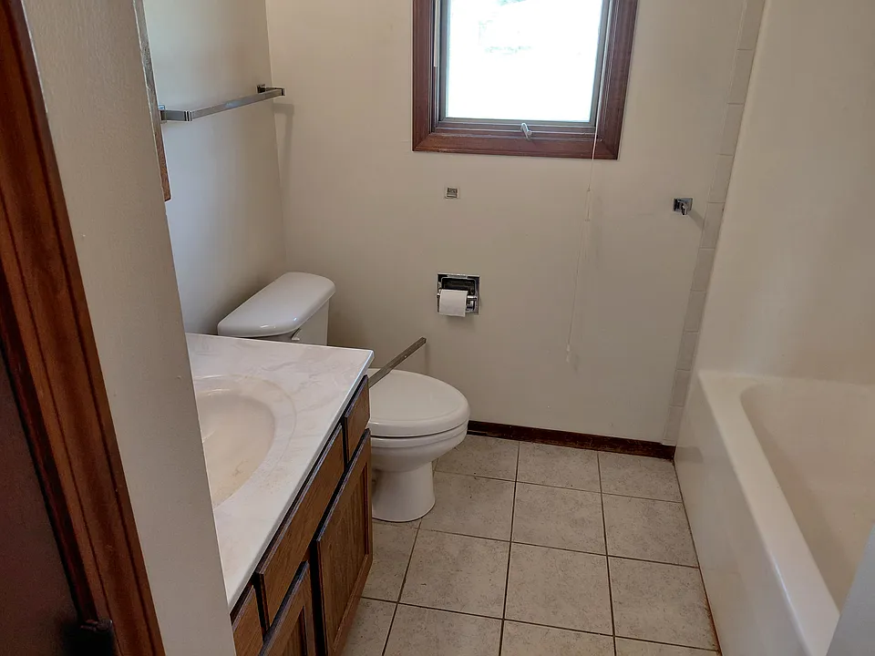 1420 W 16th Ave #B