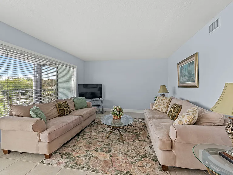 23 Royal Palm Point #B — Photo 10