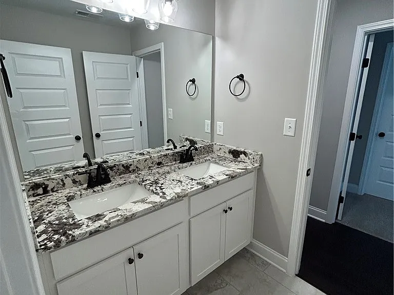 205 Solihull Ln — Photo 40