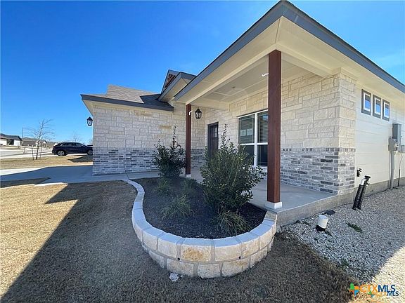 2nd image of 1415 Curlew Ln