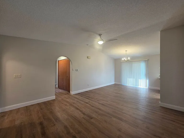328 S Kiowa Ct — Photo 4
