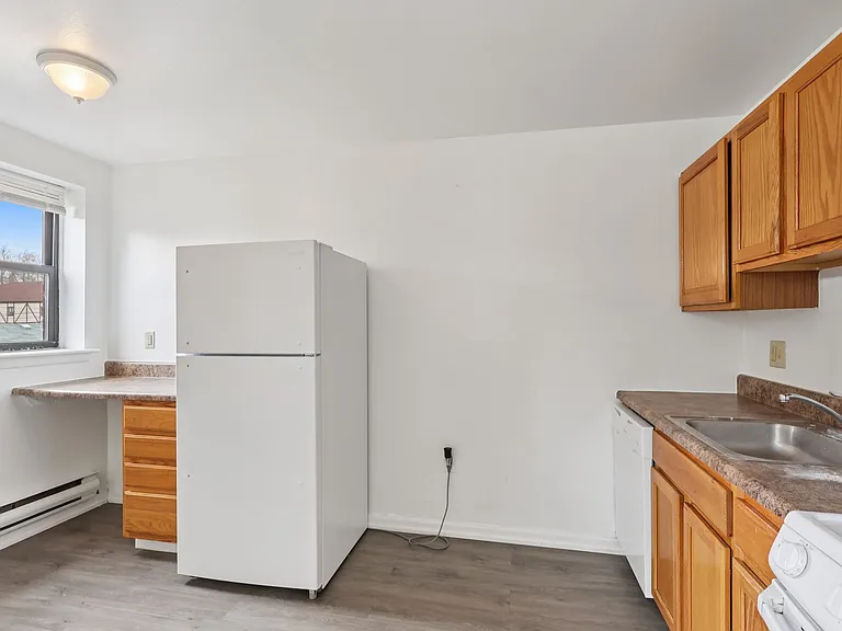 Springfield Green Apartments — Photo 18