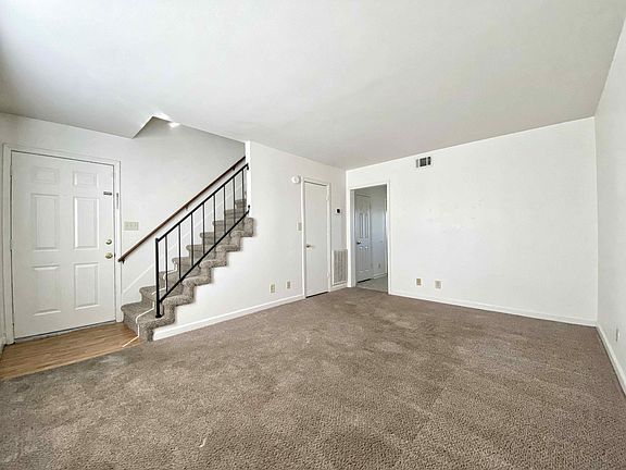 3rd image of 1603 Minglewood Dr APT 10