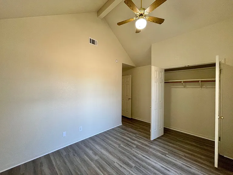 2404 Southport Dr — Photo 25
