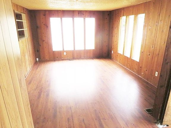5th image of 1823 W Grace Ave