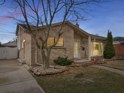 6751 N Charlesworth St, Dearborn Heights, MI, 48127