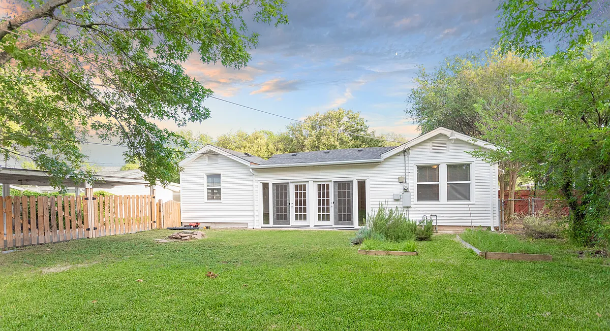 Building Photo - 349 Irvington Dr