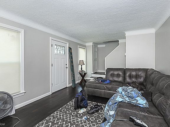 4th image of 15914 Stockbridge Ave