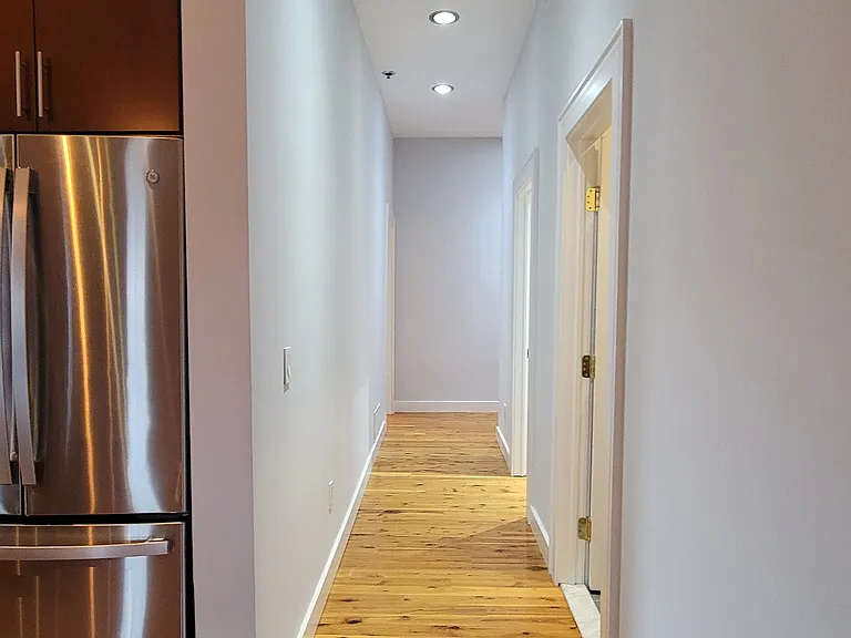 201 W Willow St #1 — Photo 8